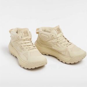 Vans MTE Crosspath Mid Shoes
Women 8.5 US Mens 7.0 US